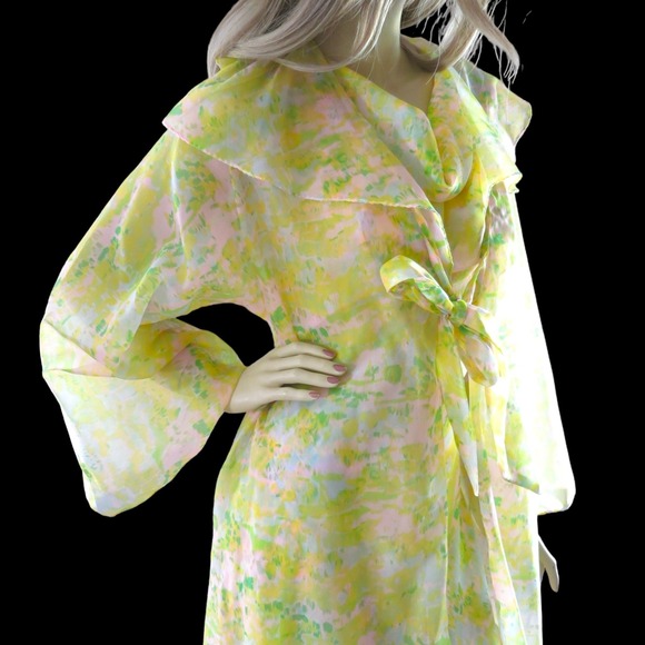 70s Designer Yellow Floral Chiffon Gown & Peignoir Set by Matej for Odette Barsa - Picture 14 of 16